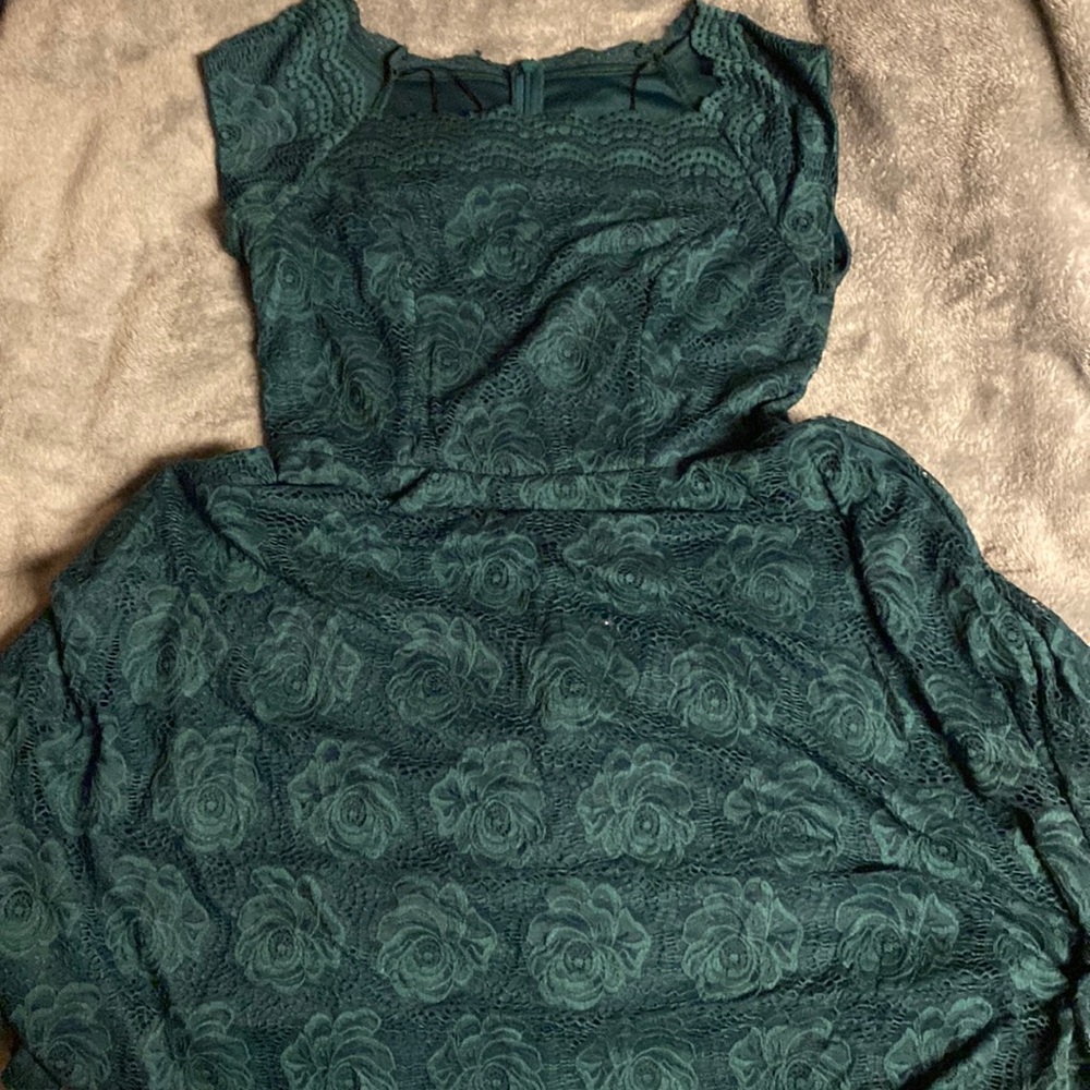 Green Mid-length Dress with pockets
